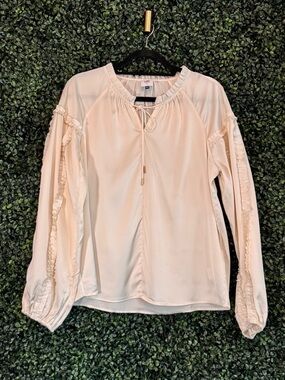 Cabi Light Cream Ruffle-Sleeve Women's Blouse - Casual Tie-Neck Top